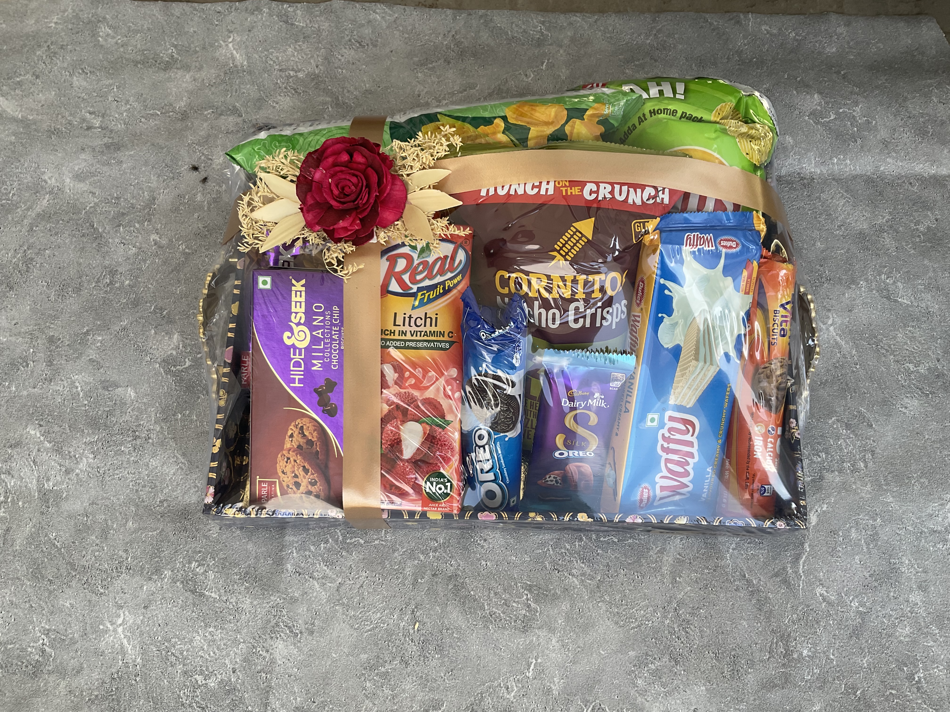 CONFECTIONERY BASKET