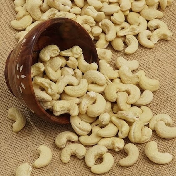 Cashewnuts (kaju)240